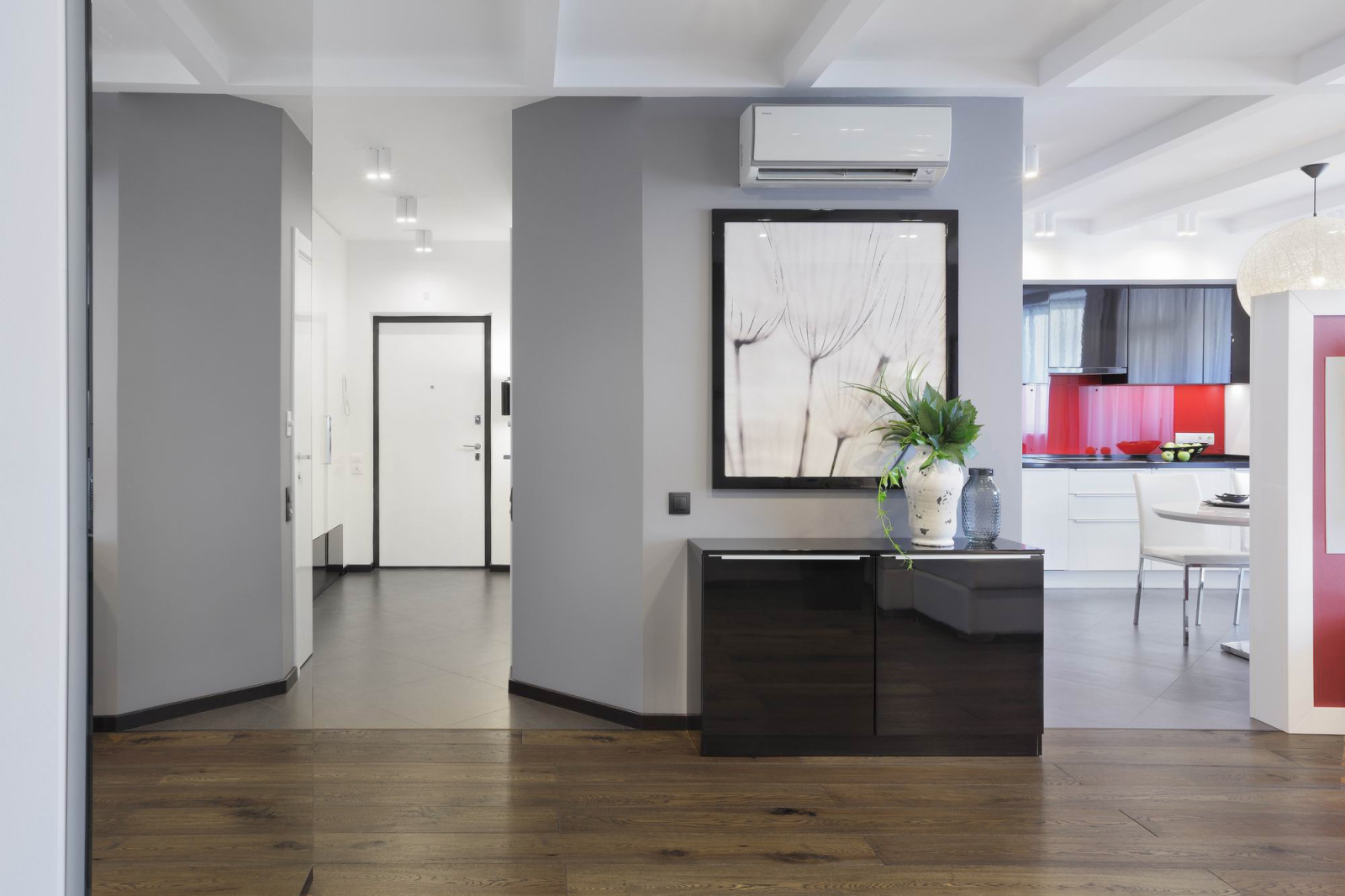 Трехкомнатная квартира в Екатеринбурге