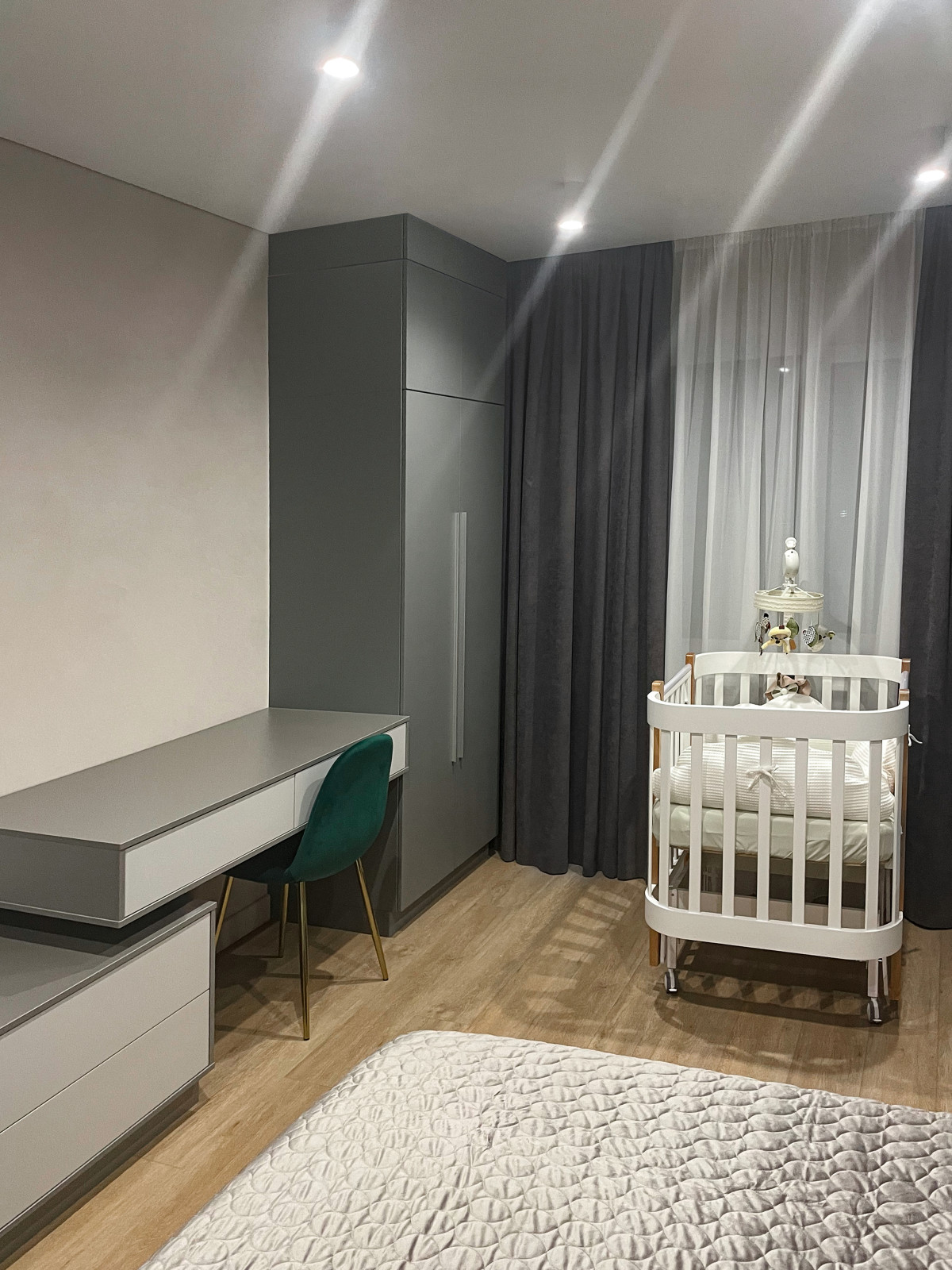 Шкатулка с изумрудами