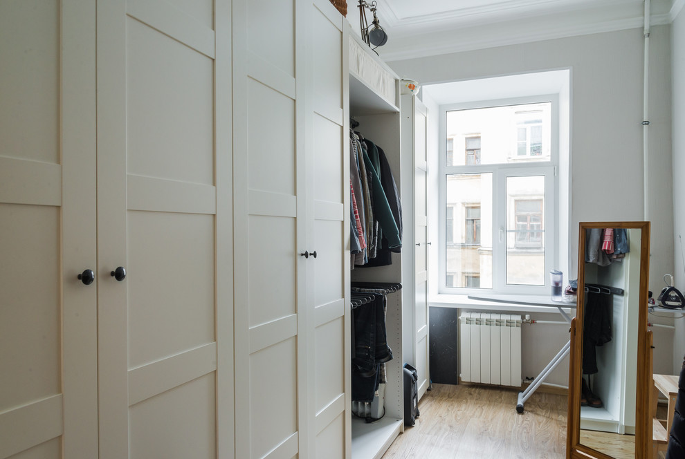 Обложка альбома: Стенной шкаф