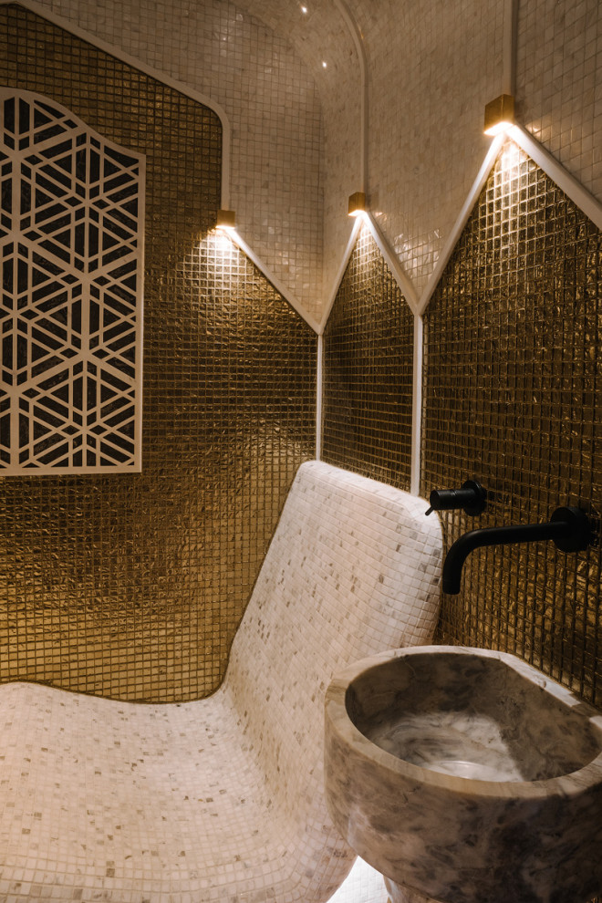 Лежак в турецкой парной.