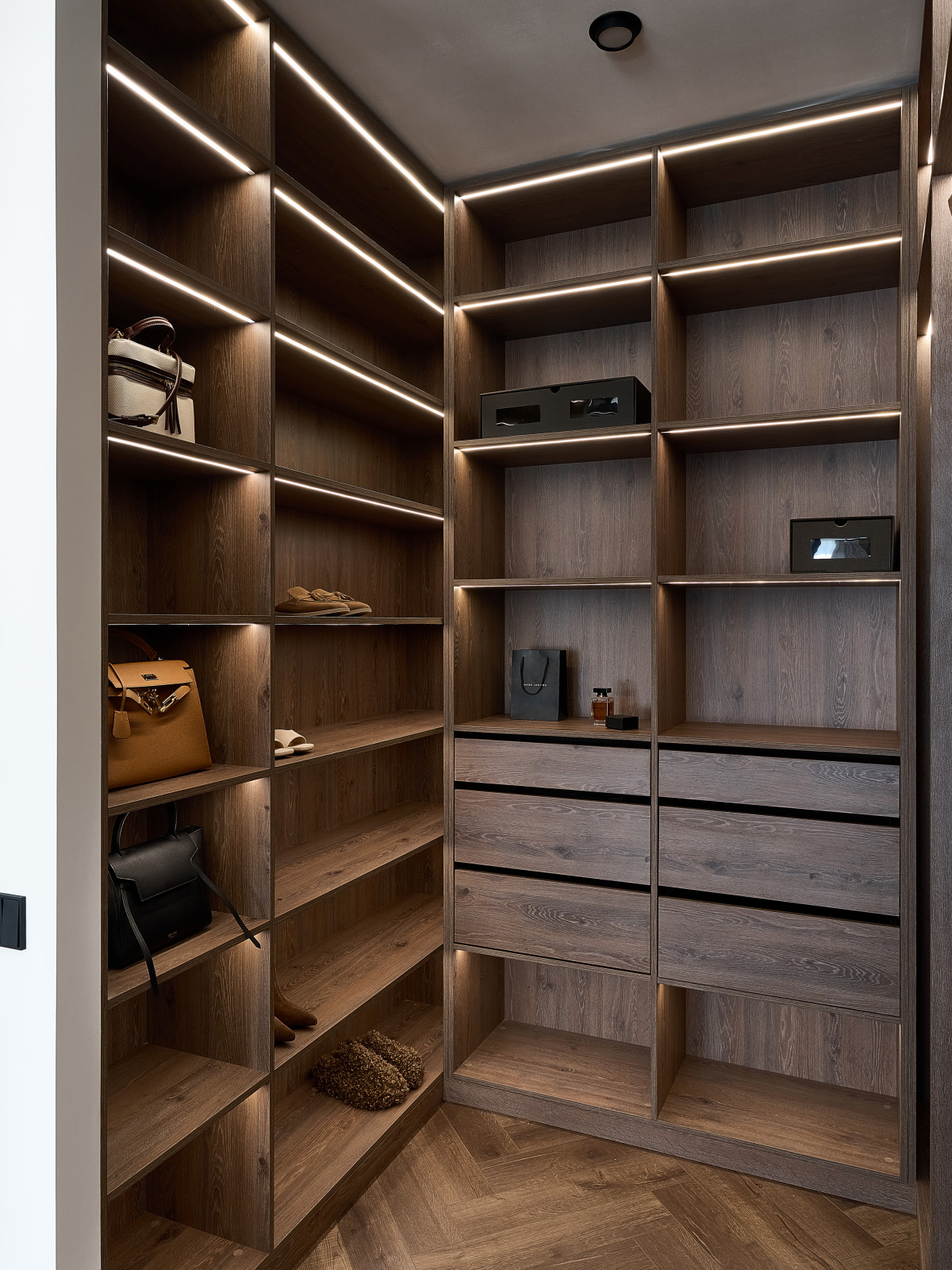 Квартира по дизайн-проекту студии 9.10 interior. Санкт-Петербург