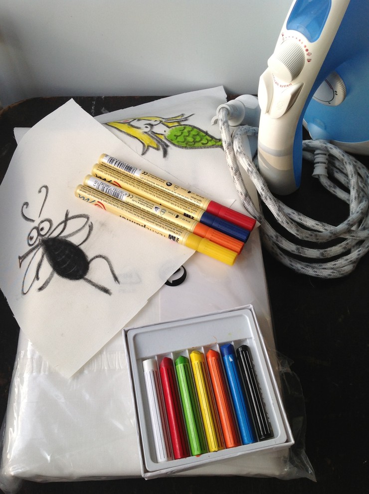 DIY: Постельные сцены — рисунки на ткани своими руками