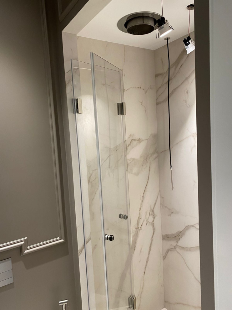 Стеклянная перегородка в душевую