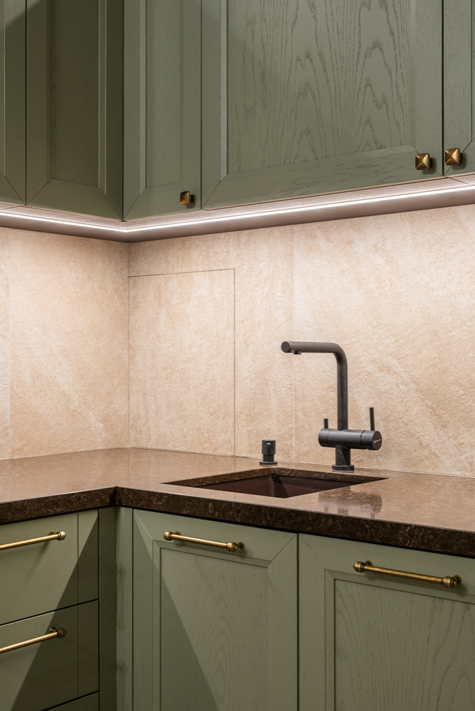 Кухня с фасадами из массива дуба