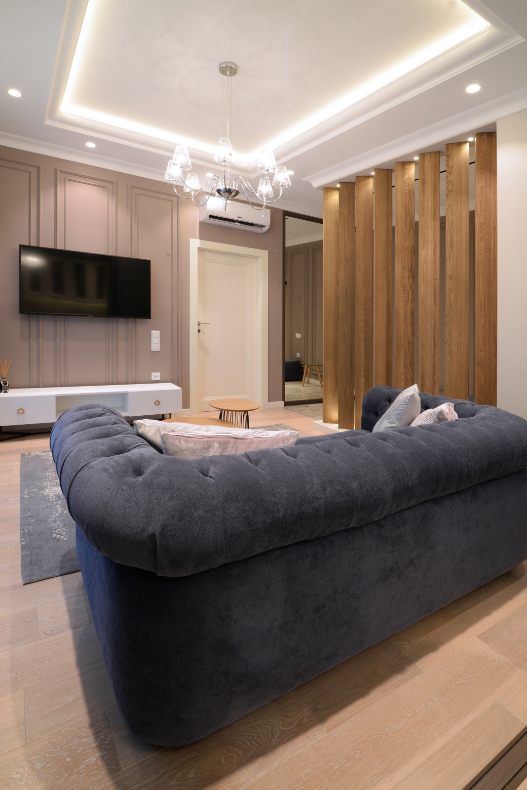 Небольшая квартира в неоклассическом стиле