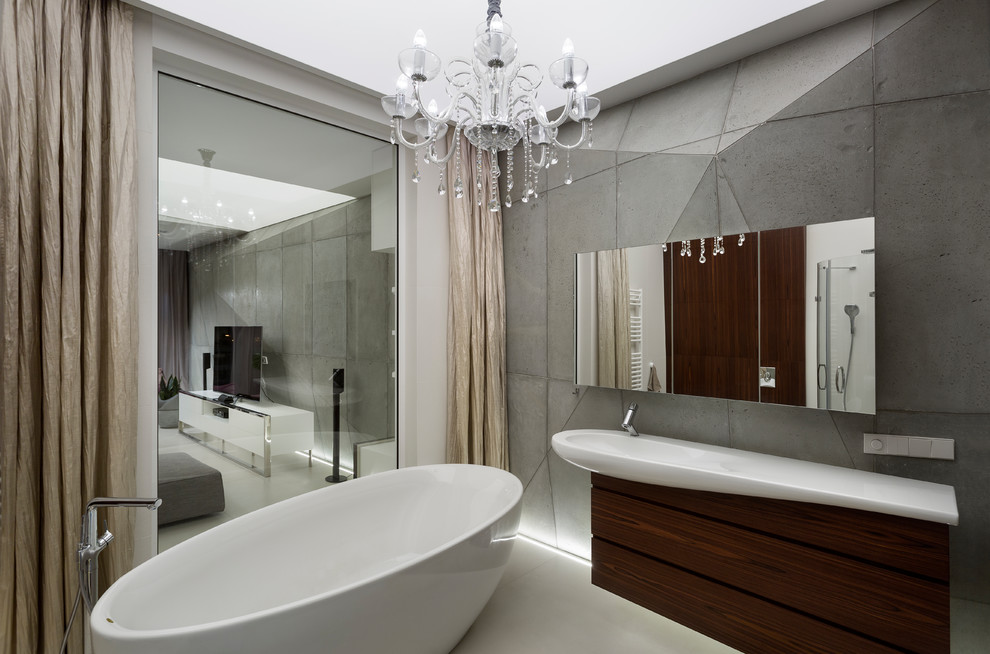 On the verge of illusion