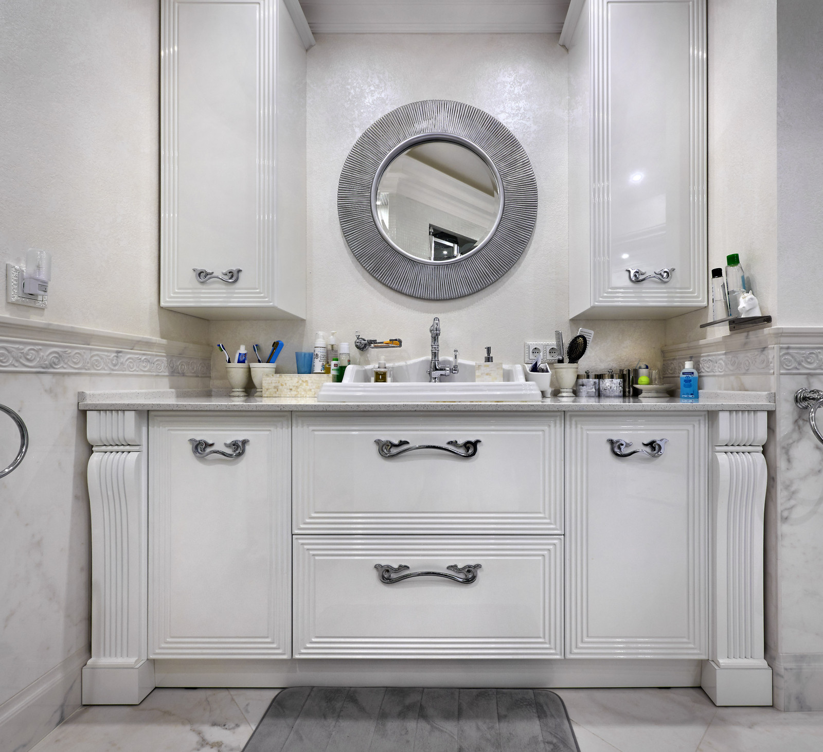 Сакко и Ванцетти (мебель фирмы Selena)