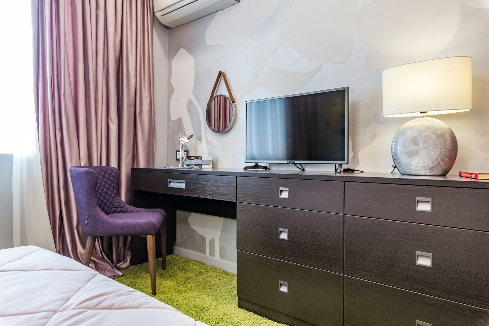 Школа ремонта на ТНТ" Цветы для кадетки"