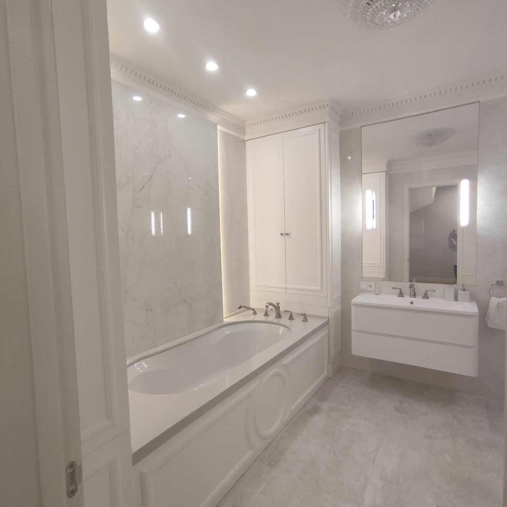 Двухуровневая светлая квартира в неоклассическом стиле