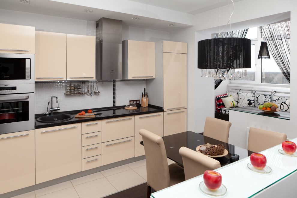 Черно-белая однушка