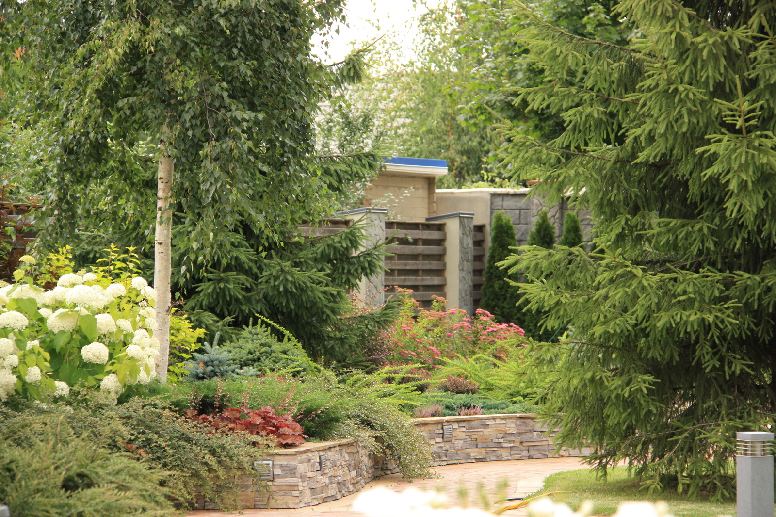 Проект недели: Сад с каменистым ручьём у пруда