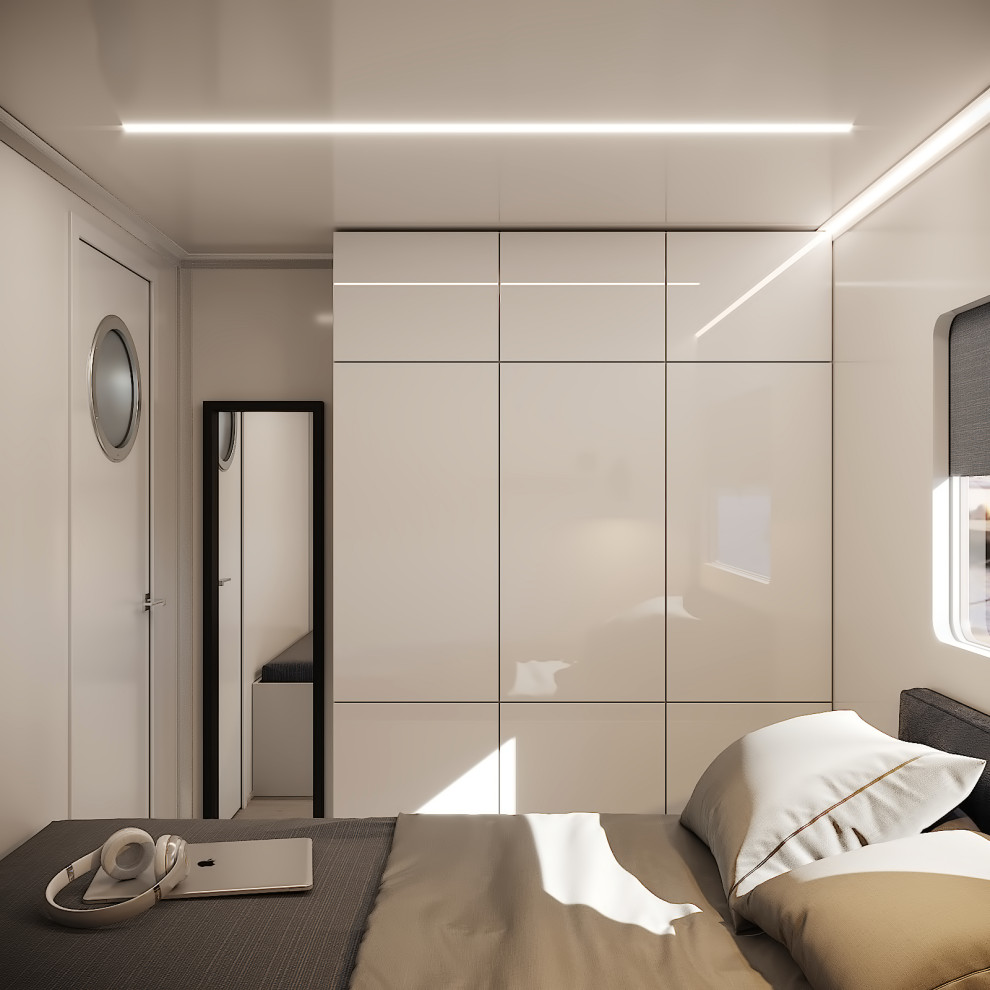 Houseboat 2020