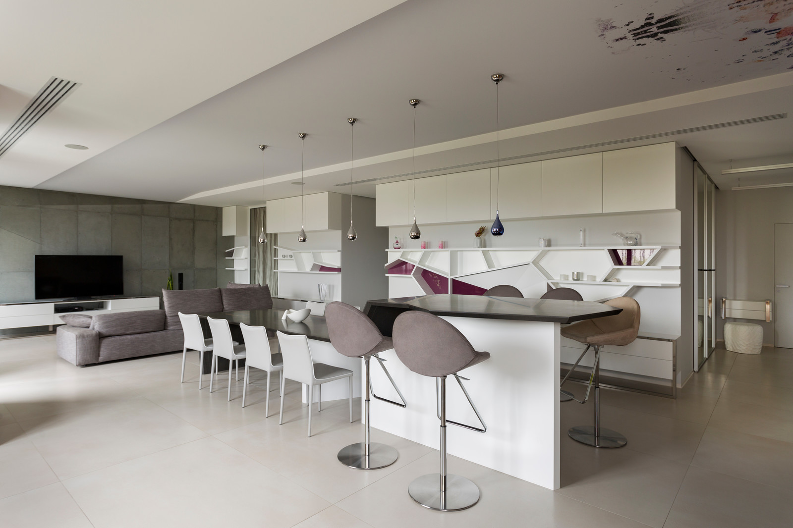 On the verge of illusion