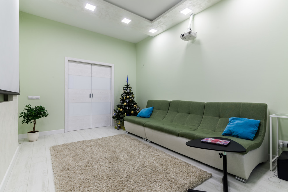 Просторная трехкомнатная квартира с приятным разноуровневым освещением в минимал