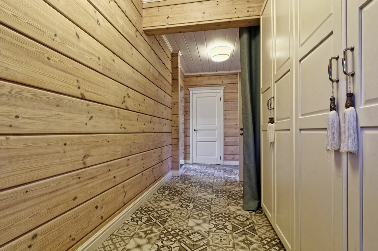 Дом на берегу озера в деревне Силино