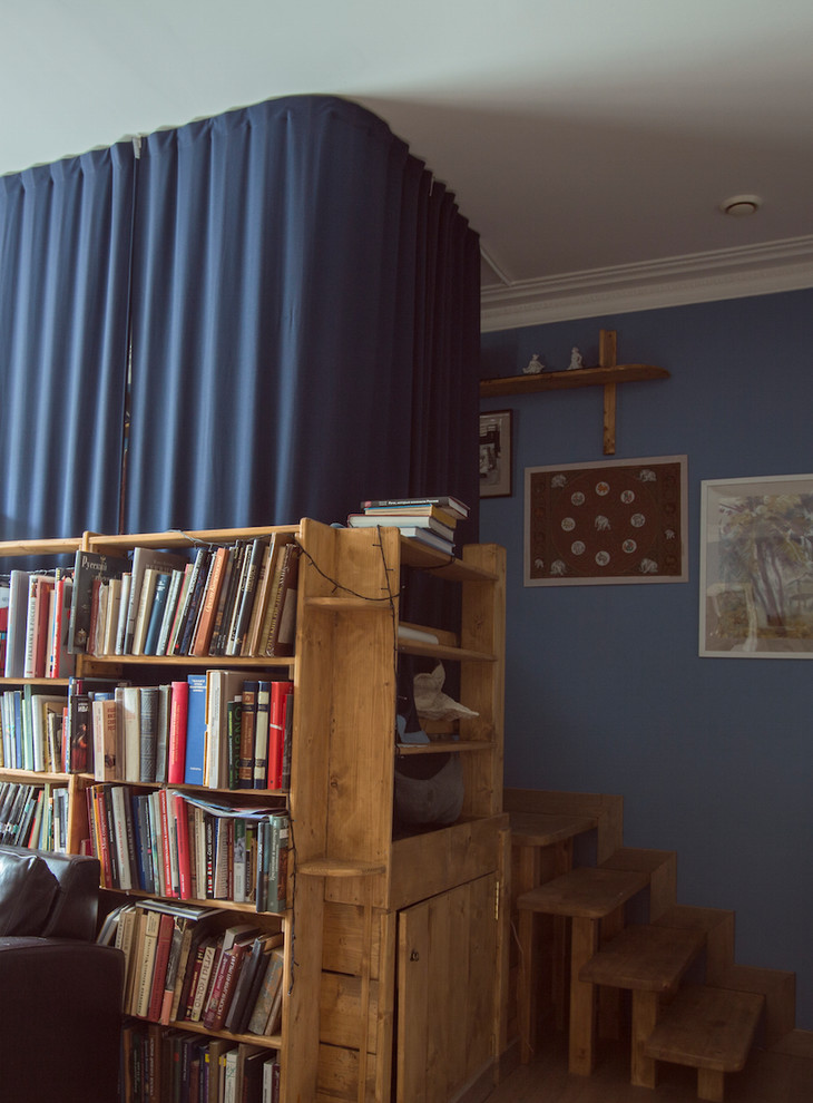 В гостях: Дача в семейной библиотеке для большой семьи