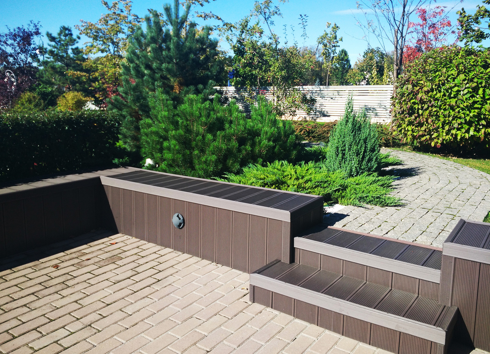 Сад на Пятницком шоссе.  Дизайнер Лариса Юрова