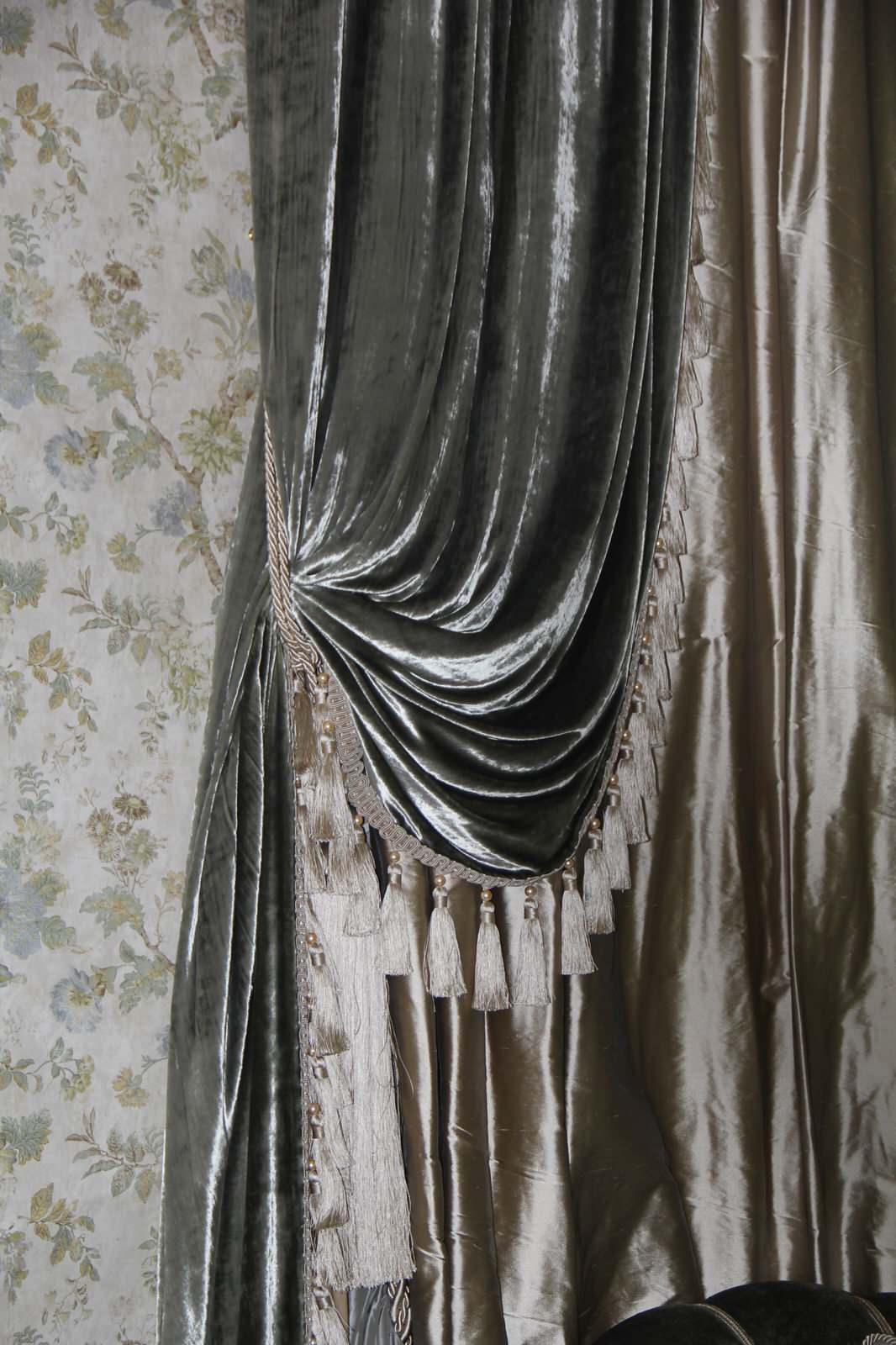шторы из бархата и шелка
