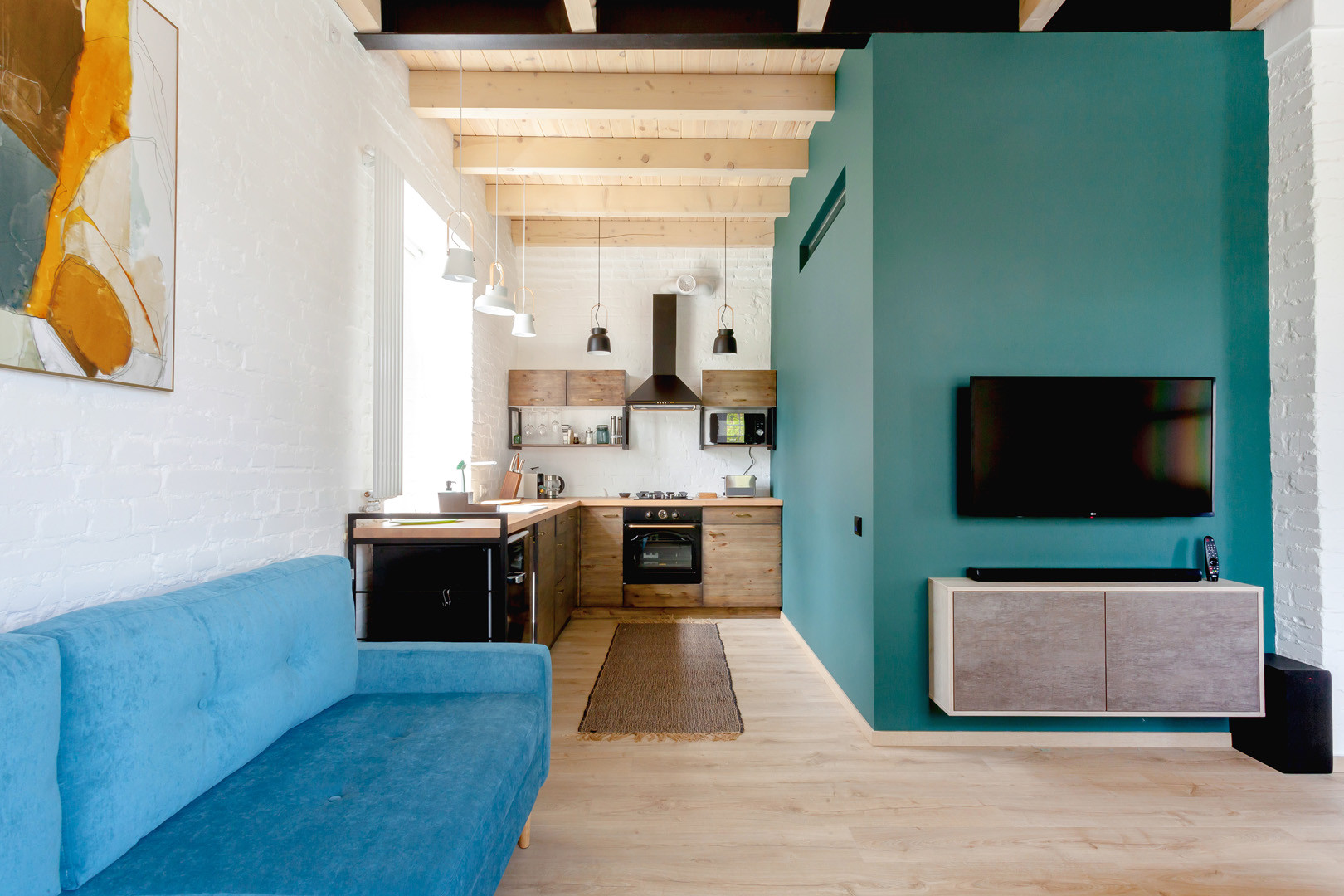 В гостях: Квартира в Твери, где полностью разобрали потолок