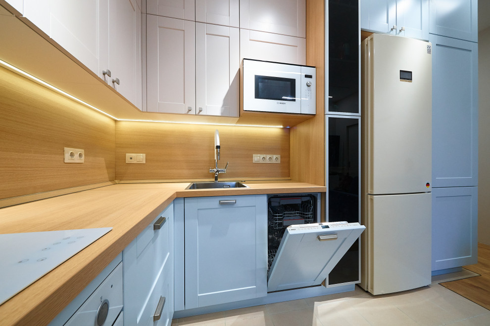 Кухня из эмали и шкаф для хранения