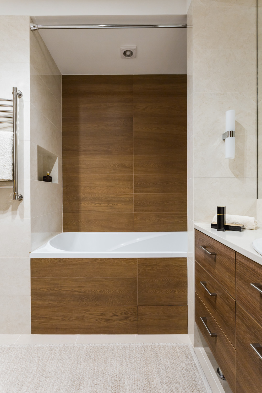 Только фото: Ванна в нише