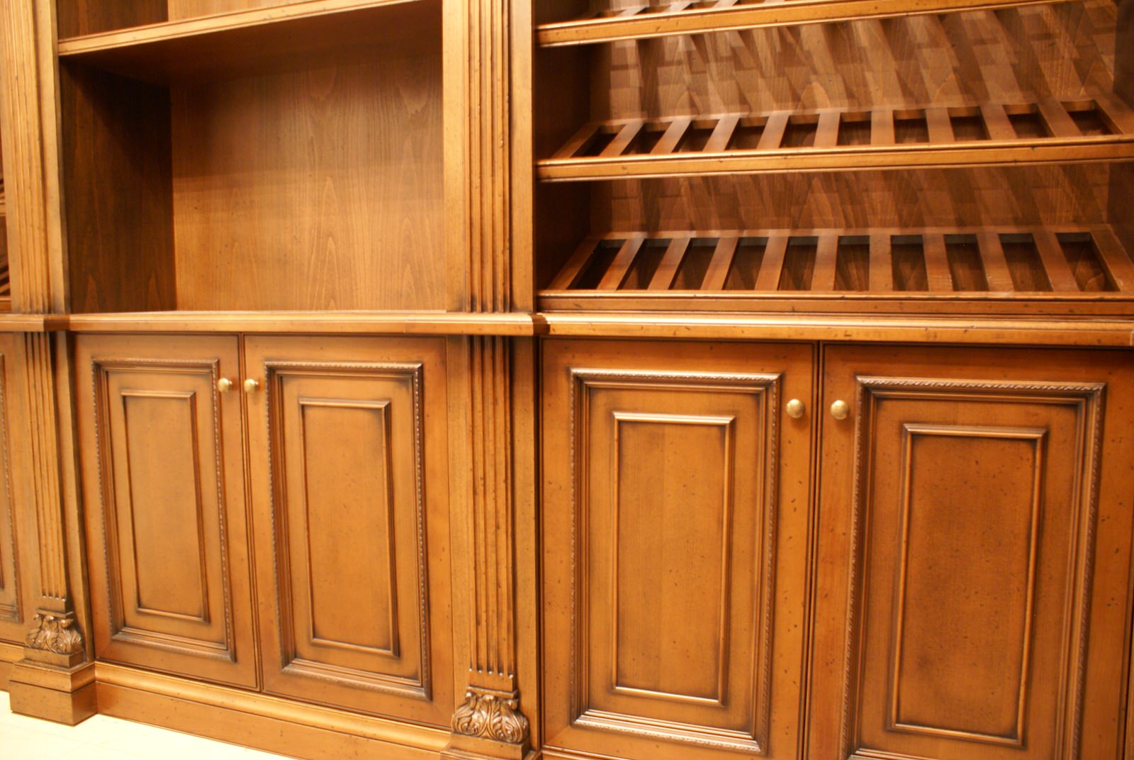 Винный погреб из бука / Beech Wine Cellar.