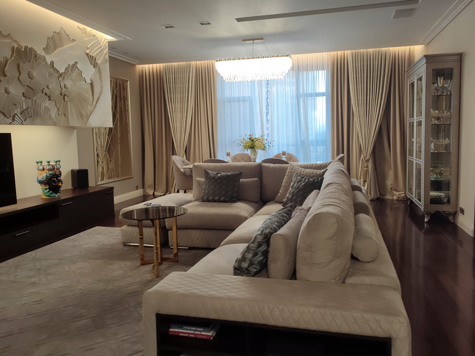 Обложка проекта: Дизайн и декорирование интерьера в ж/к Ломоносов