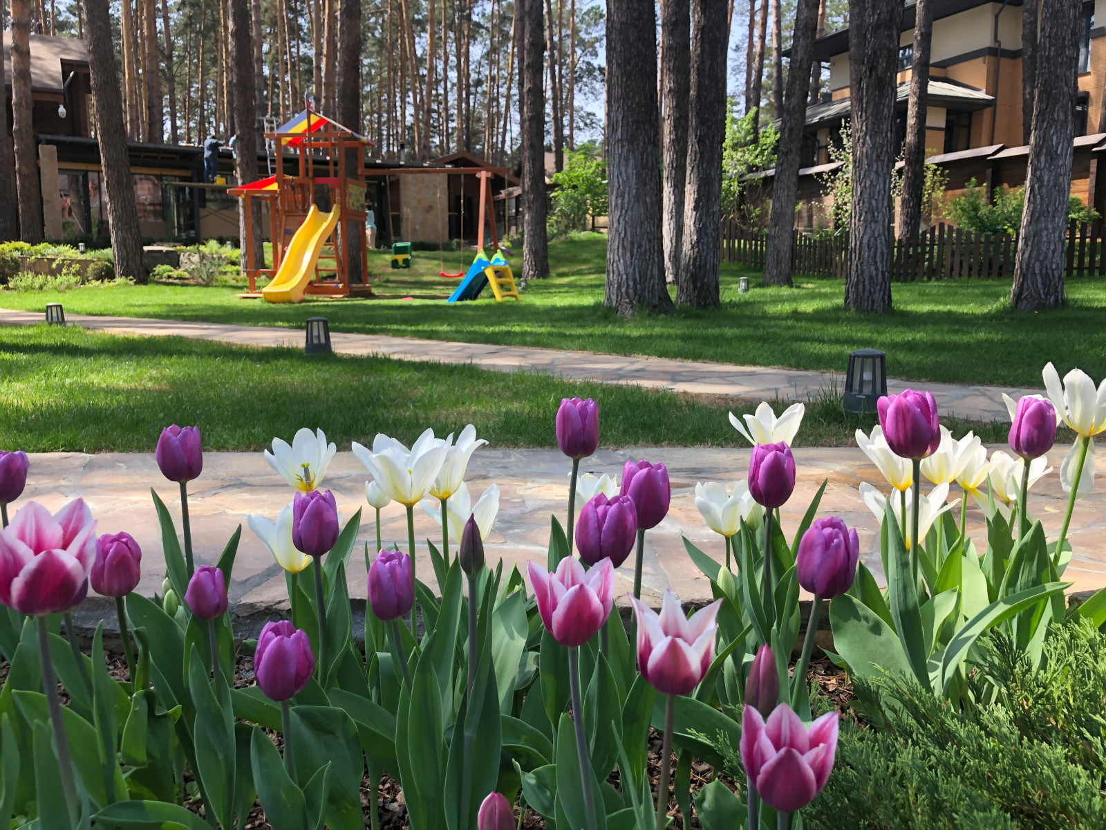 Просторный сад