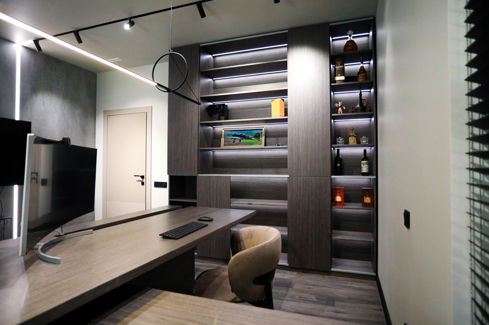 Обложка проекта: Кабинет в загородном доме