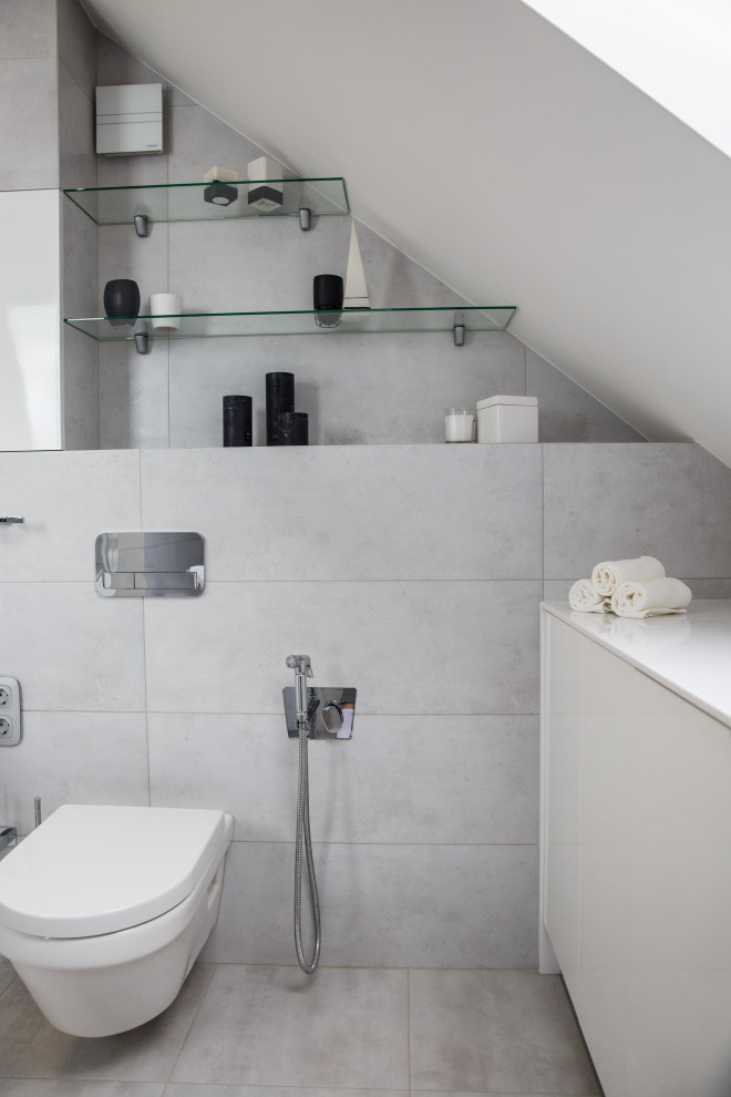 Двухэтажная квартира с мансардным потолком