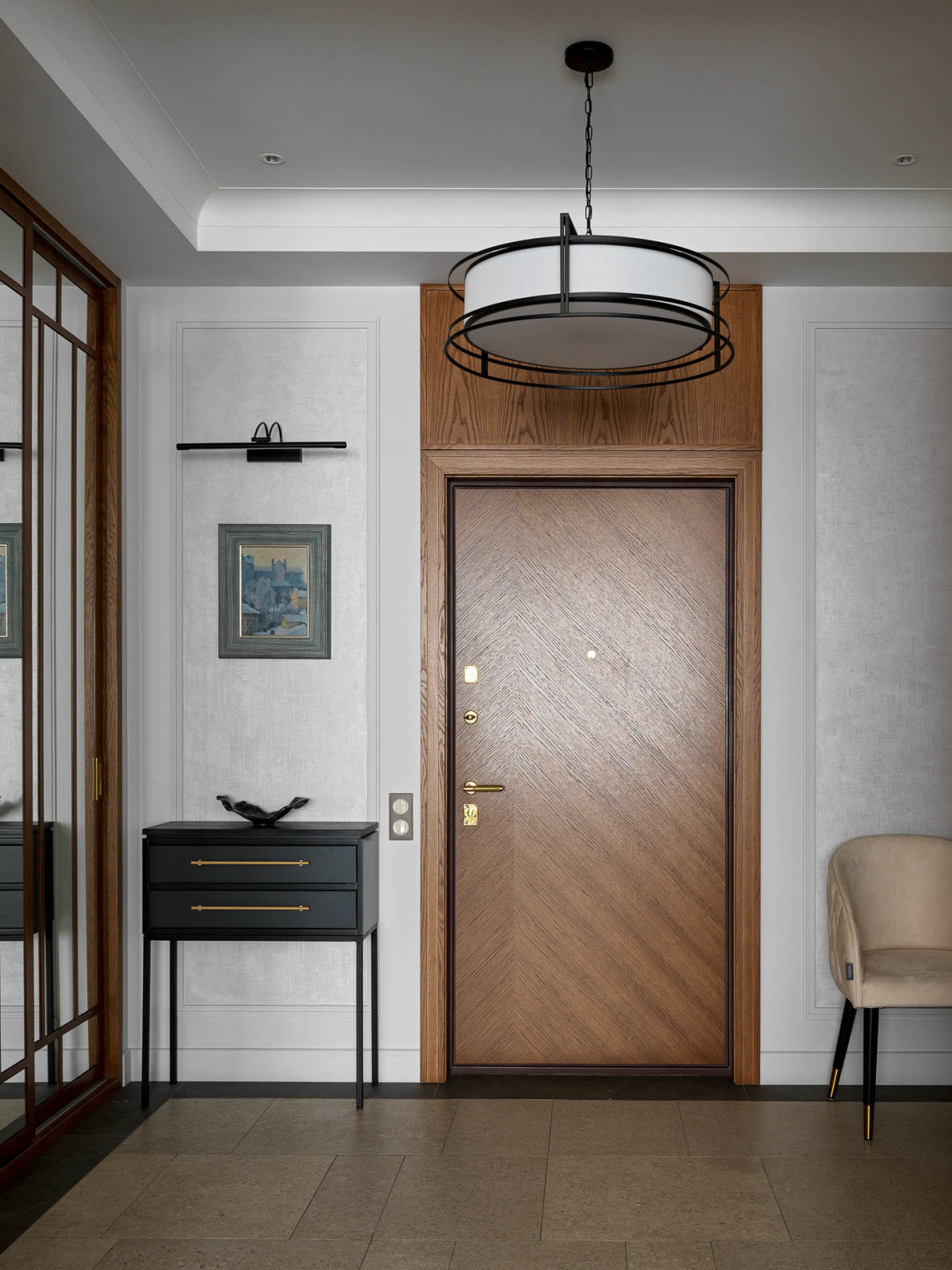 Houzz тур: Светлая квартира с эркером и бронзовой кухней