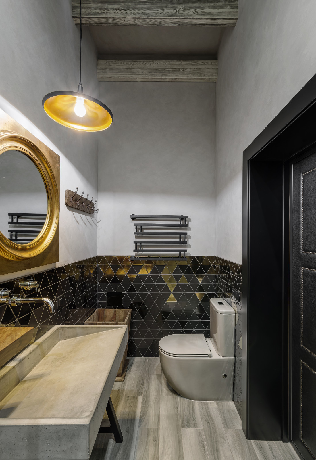 Сан узел брутального гостевого дома