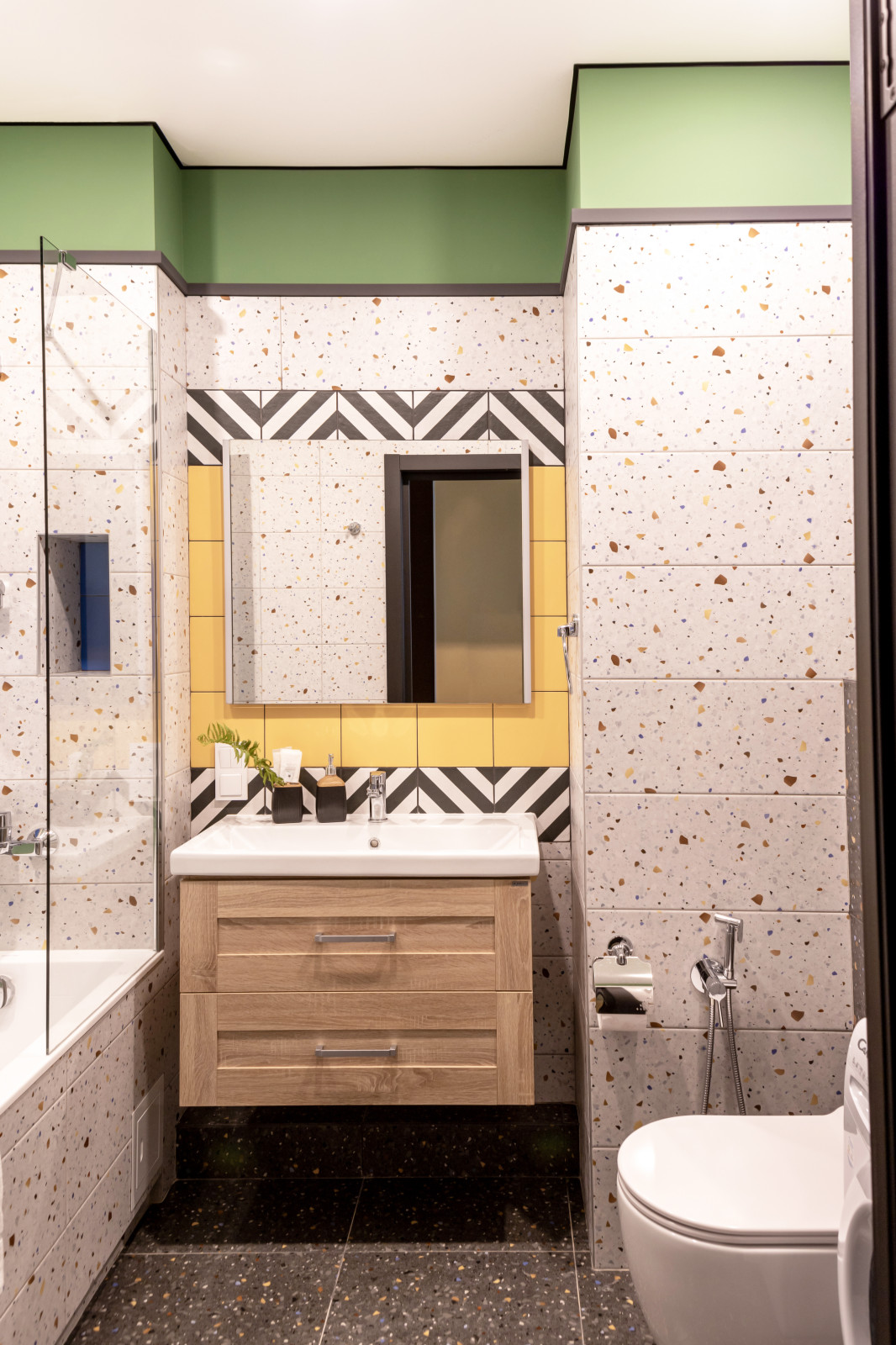 Обложка проекта: Яркие апартаменты для краткосрочной аренды