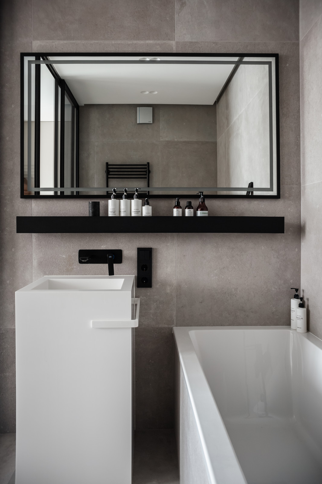 Минимализм с ярким акцентом