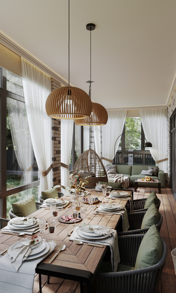 Остеклённая веранда в загородном доме