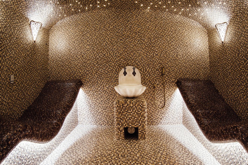 Эргономичные лежаки.