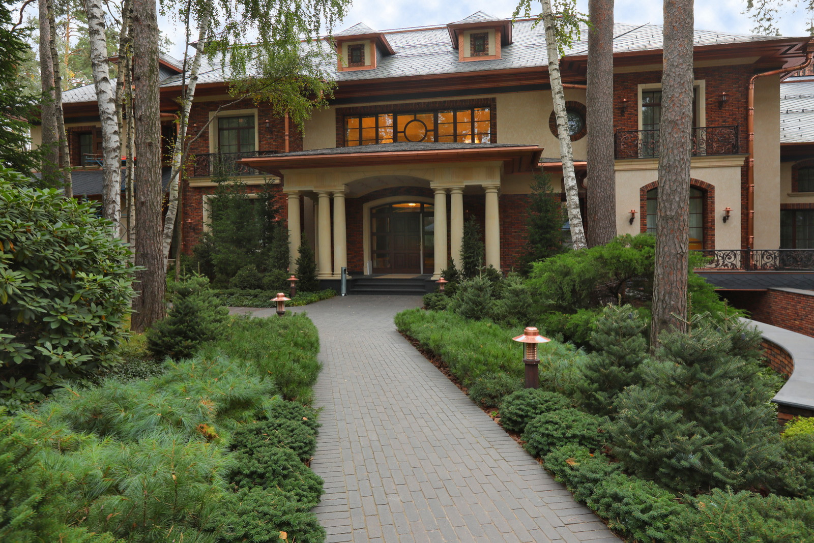 Коттеджный сад в Барвихе (дизайн и исполнение компании "Imperial Garden")