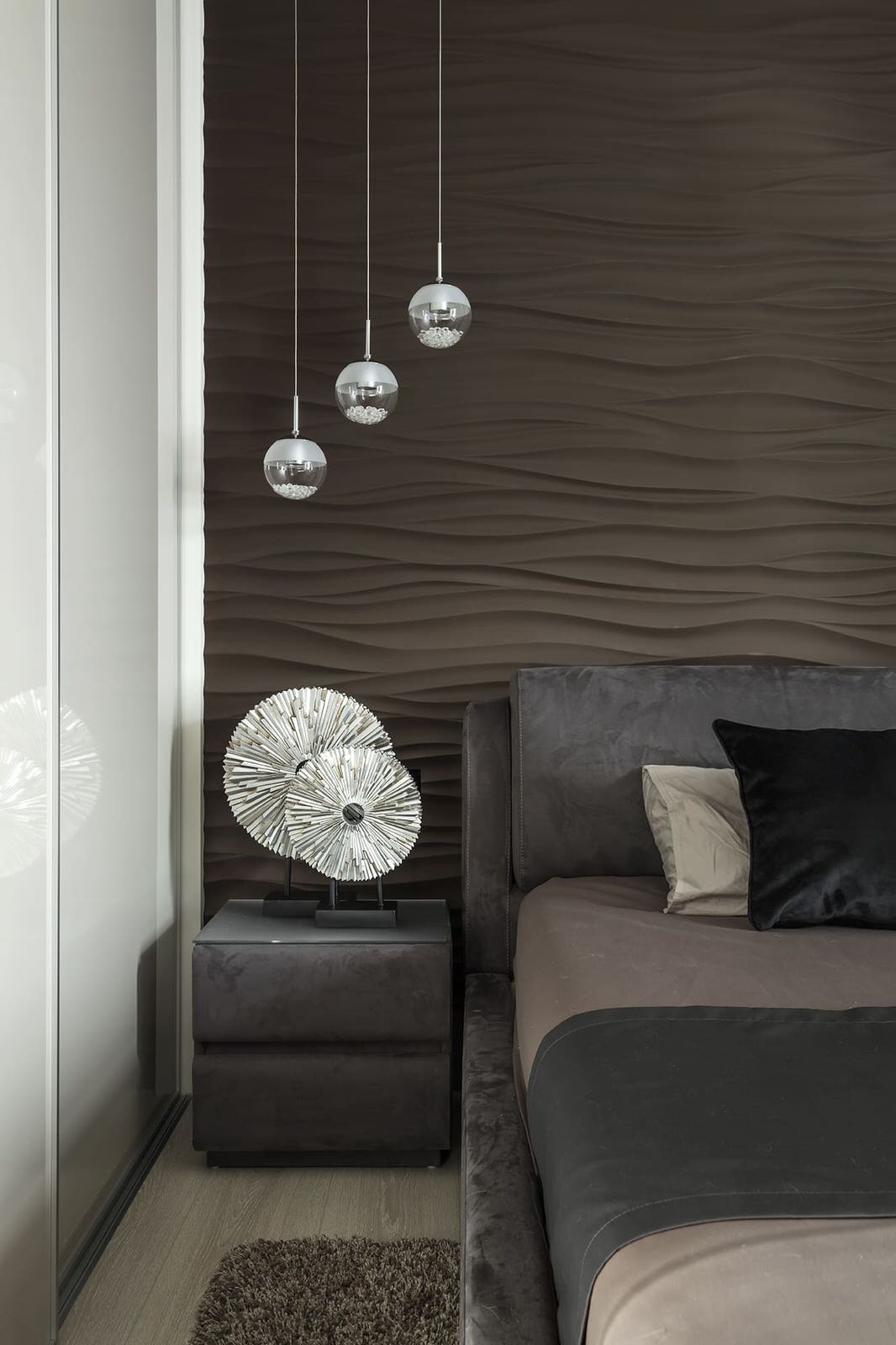 Обзор современной квартиры 170 квм. Полы без плинтуса. Двери в потолок.