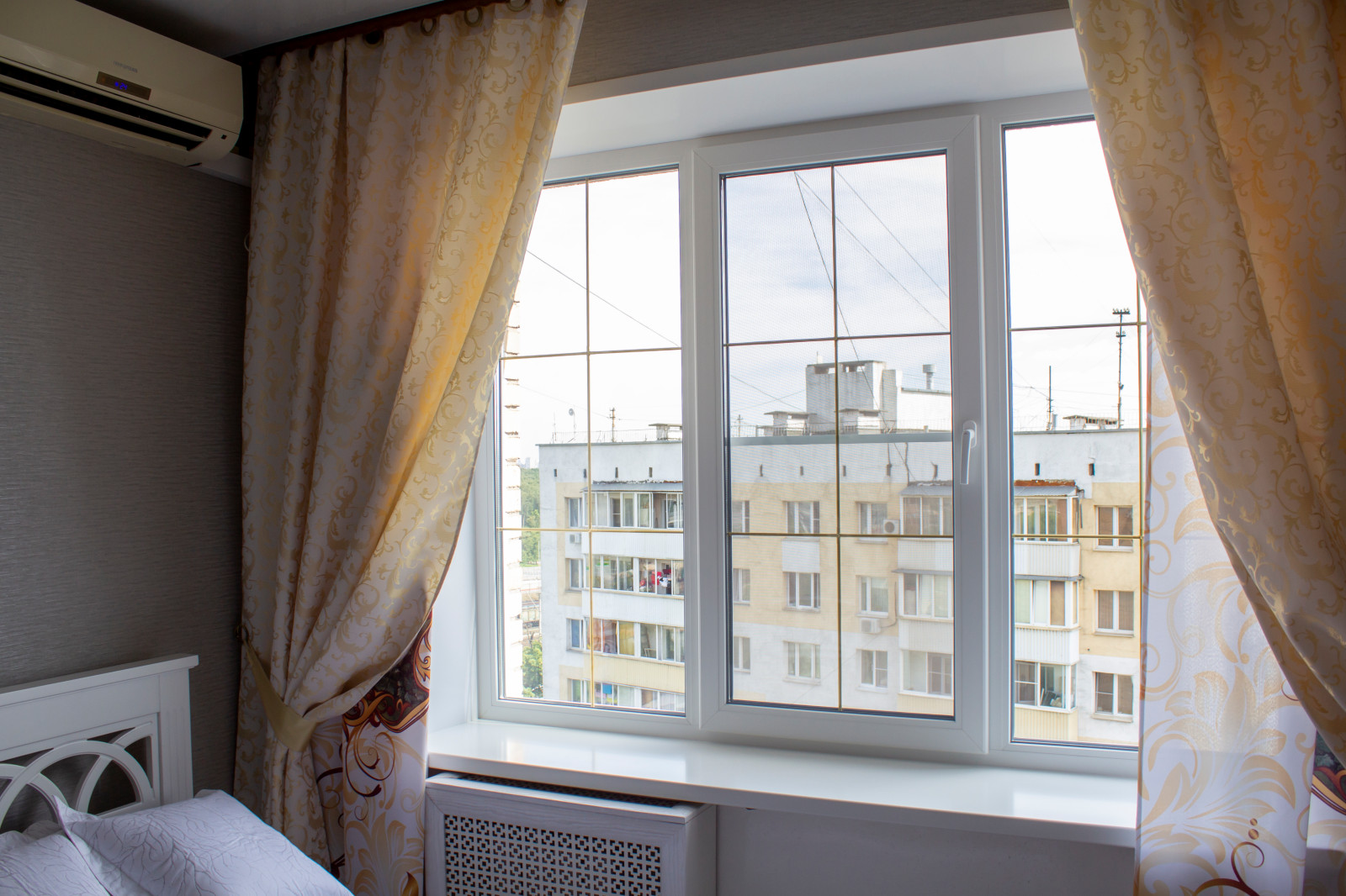 Панорамное остекление балкона и кухонное окно