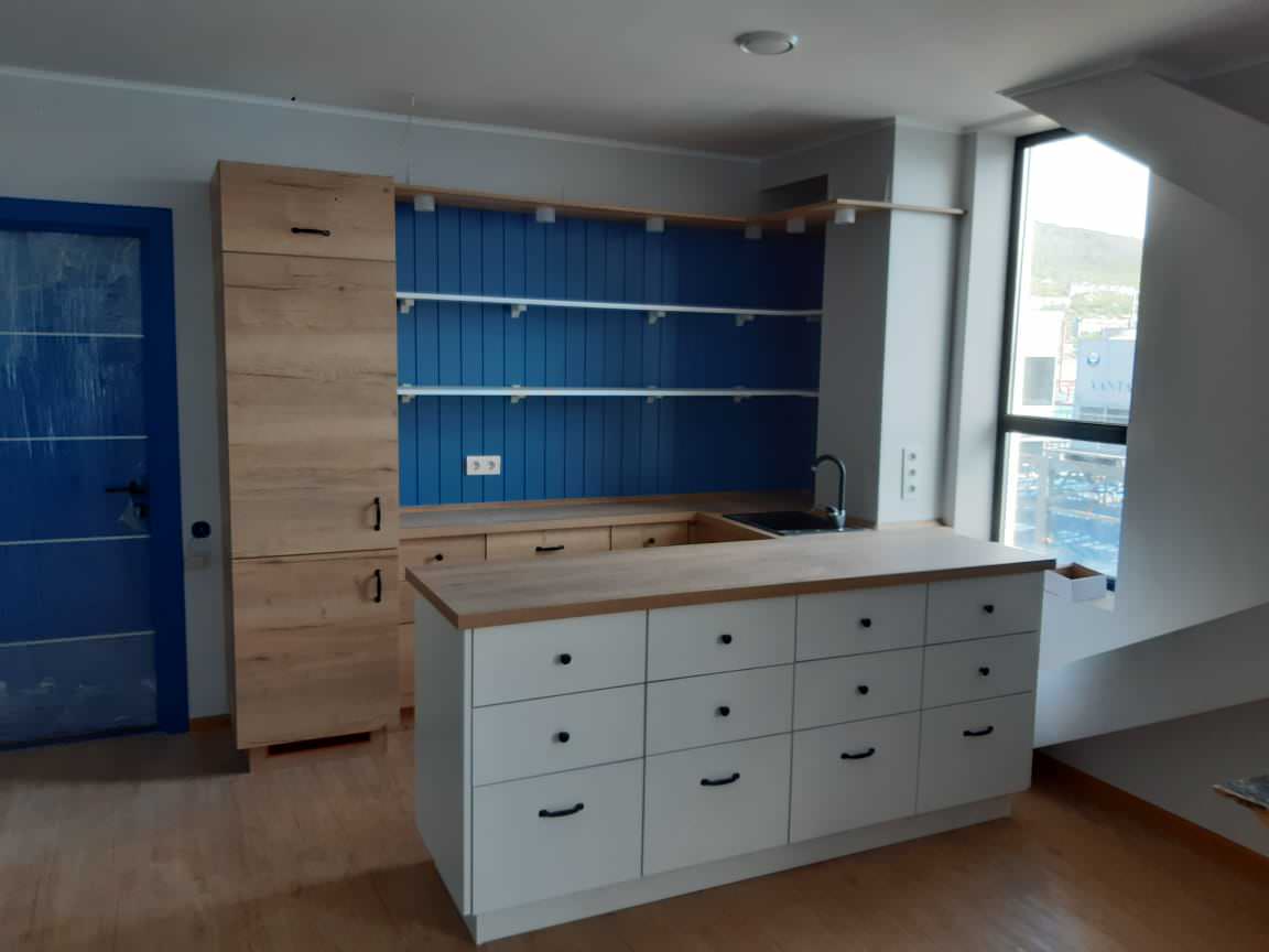 Обложка проекта: Мебель в столовую