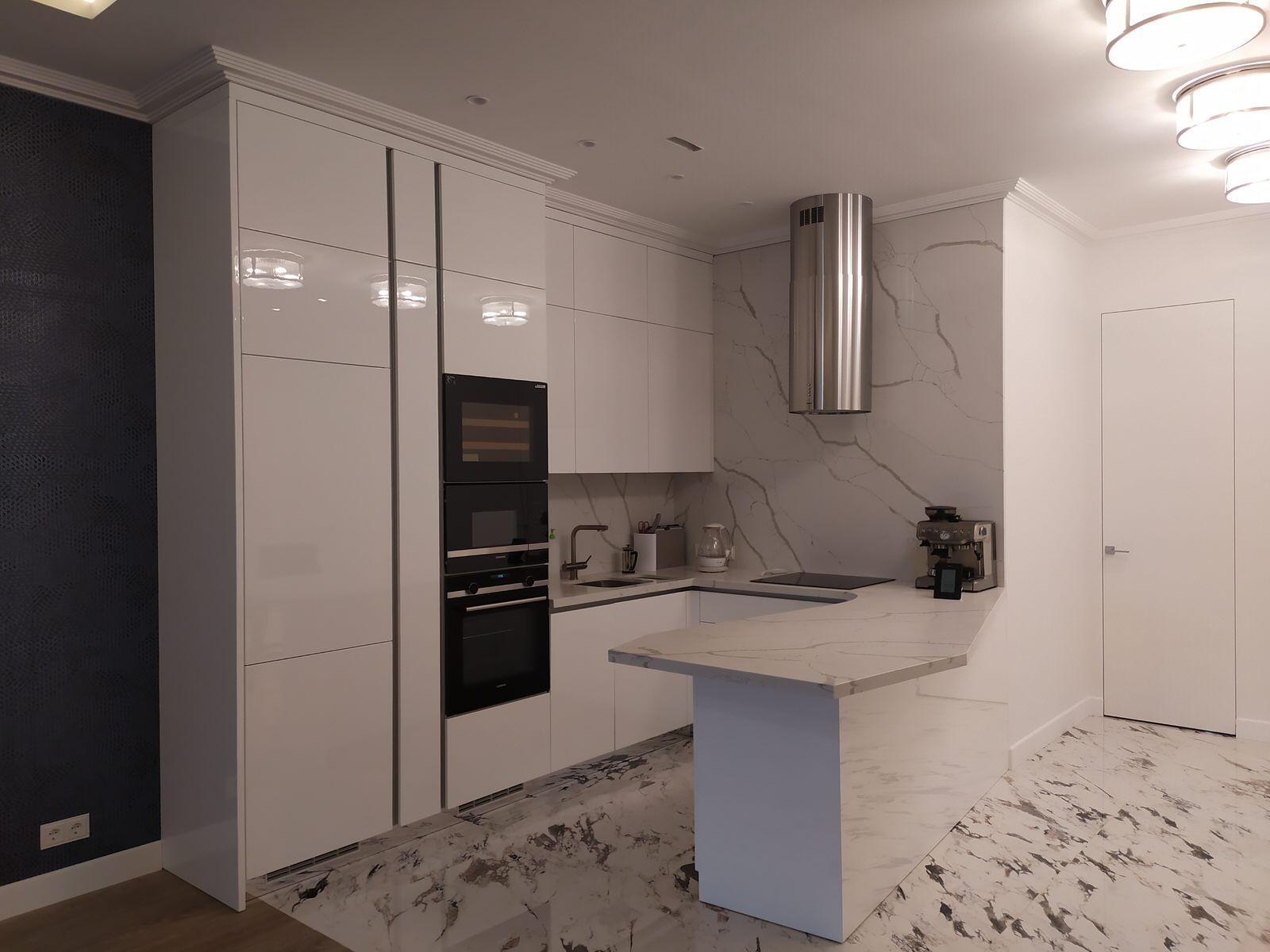 Обложка проекта: Белый глянец в ЖК Привилегия