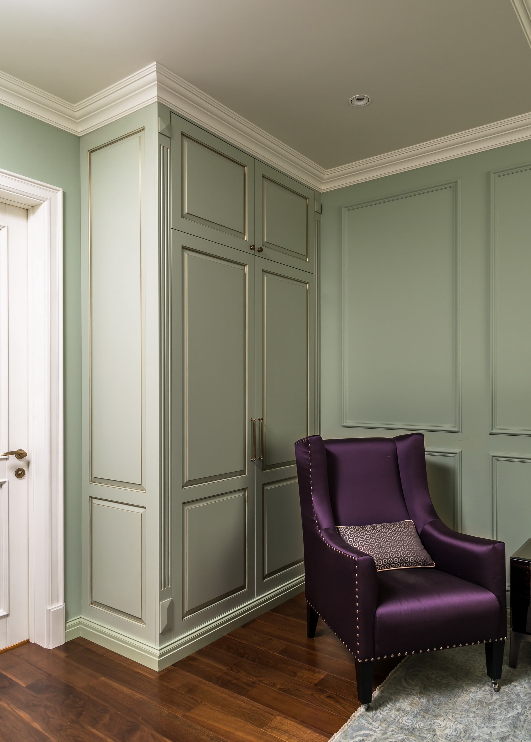 Houzz тур: Интерьер с графичной гостиной и просторным холлом