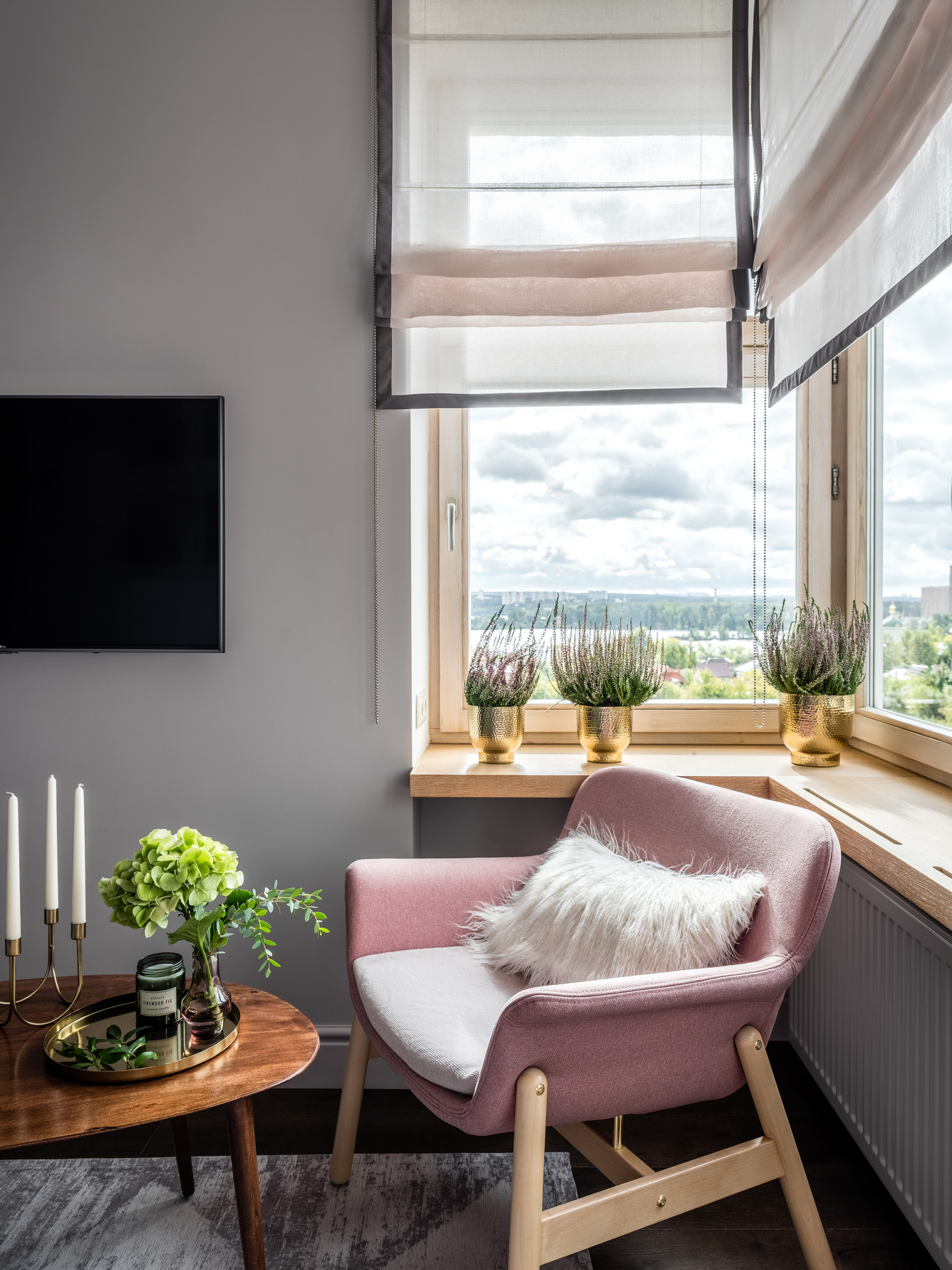 Поиск планировки: «Однушка» с кухней в коридоре и зоной для йоги