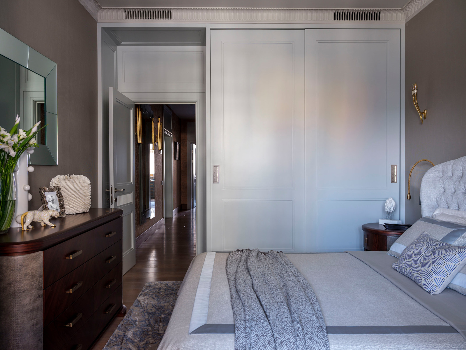 С московским характером. Спальня.