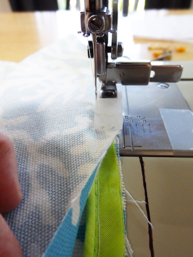 Фотоохота: Декоративные подушки на диван своими руками