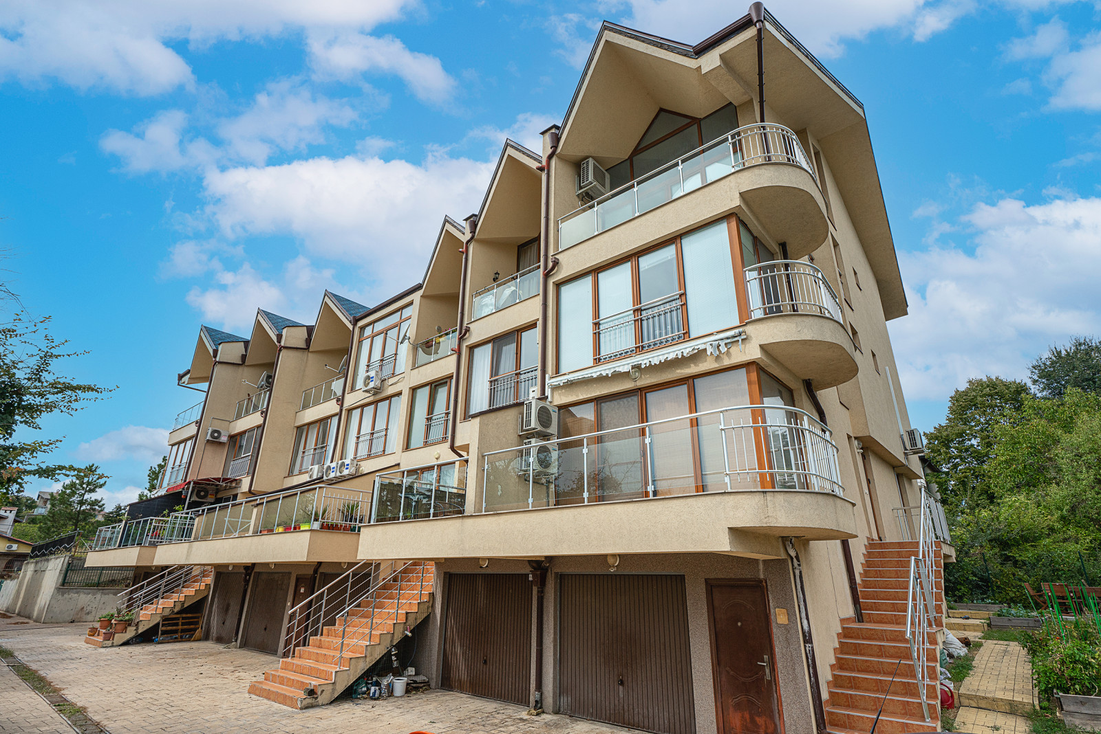 Св. Константин и Елена. Варна. Таунхаус для продажи.