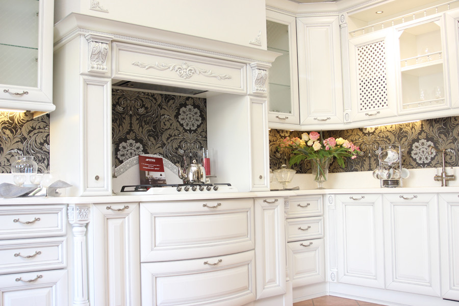 Обложка проекта: Белая кухня в викторианском стиле (реализованный проект)