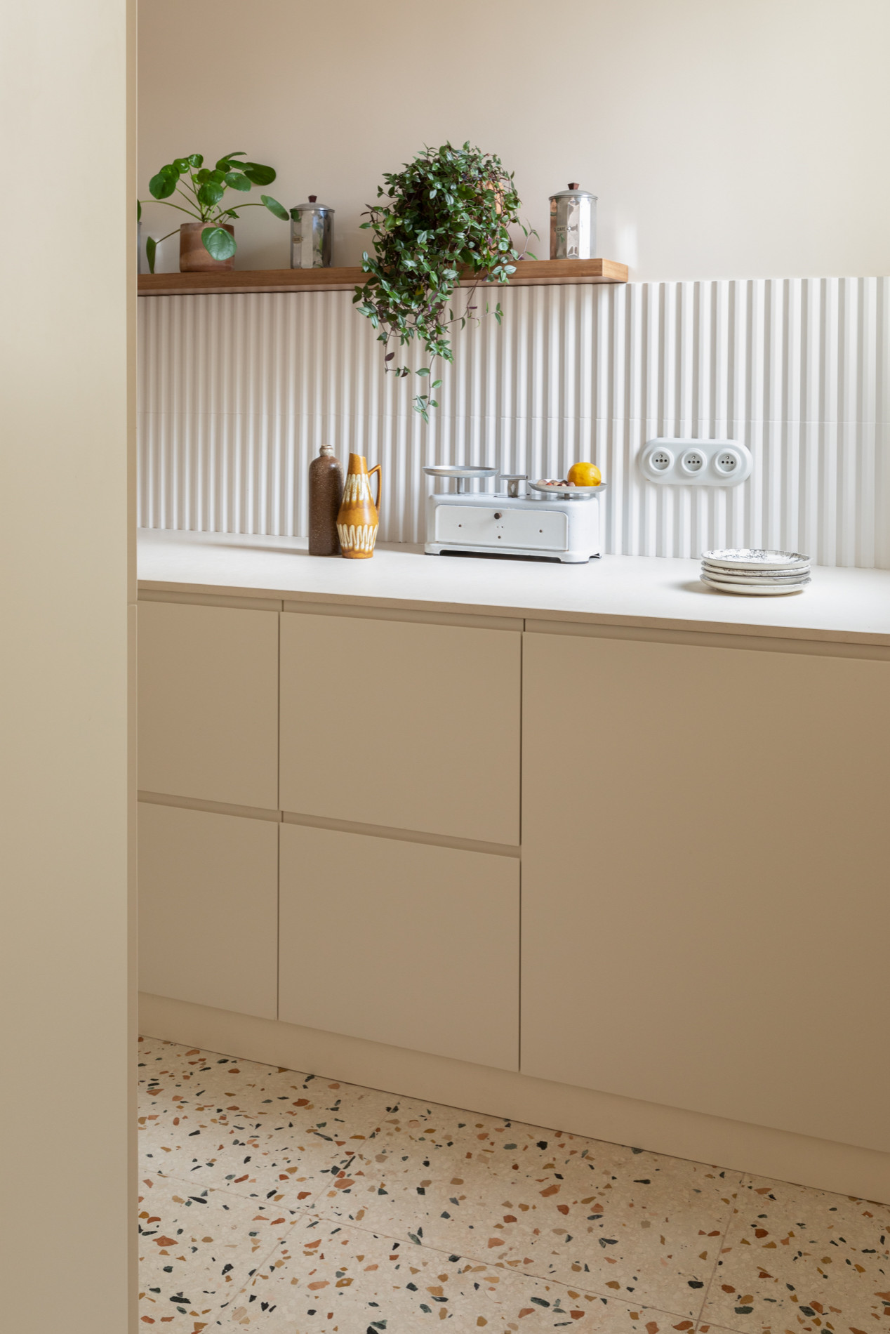 Фотоохота: Эффект плиссированного дерева в интерьерах