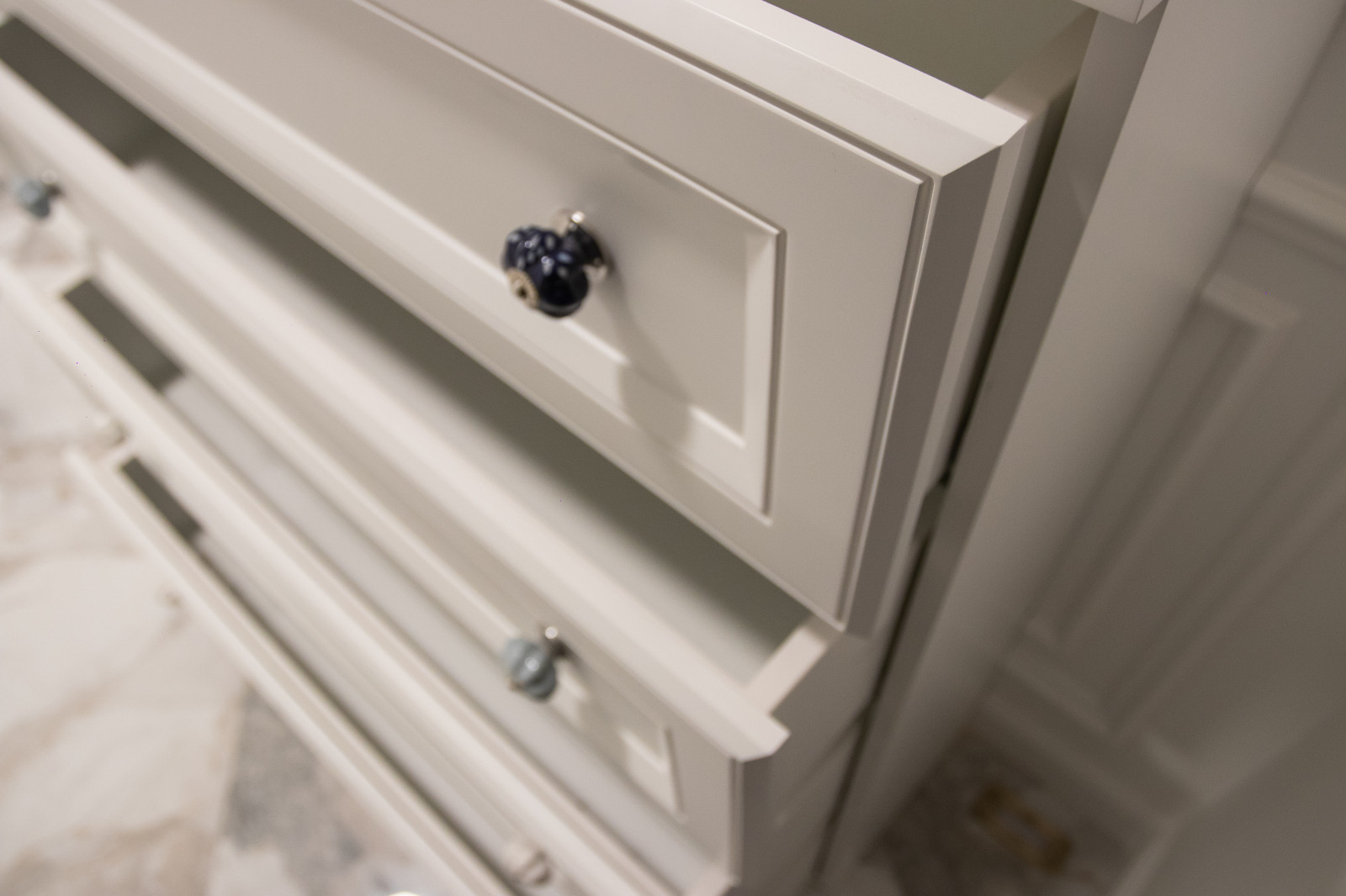 Прихожая в современной классике