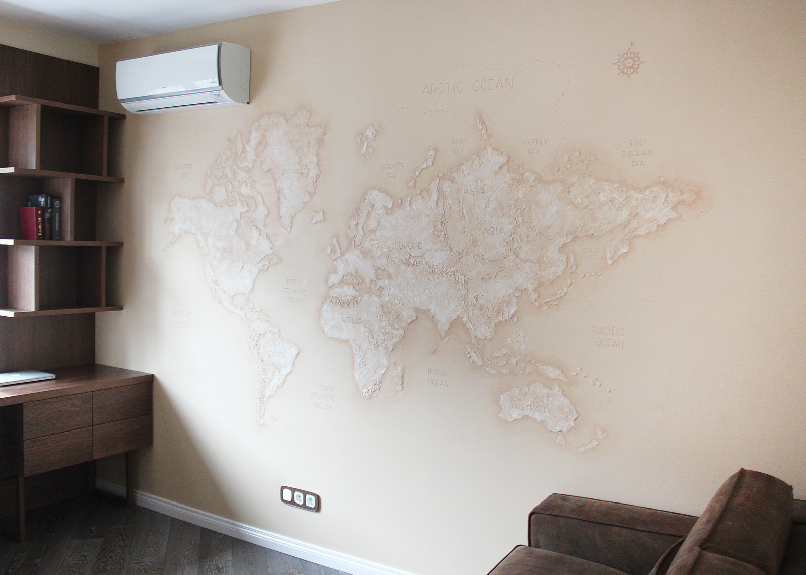 Обложка проекта: Объемная Декоративная роспись в интерьере "Карта мира"